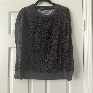 Splendid Long Sleeve Grey/Black Leopard Crew Neck Top Size S